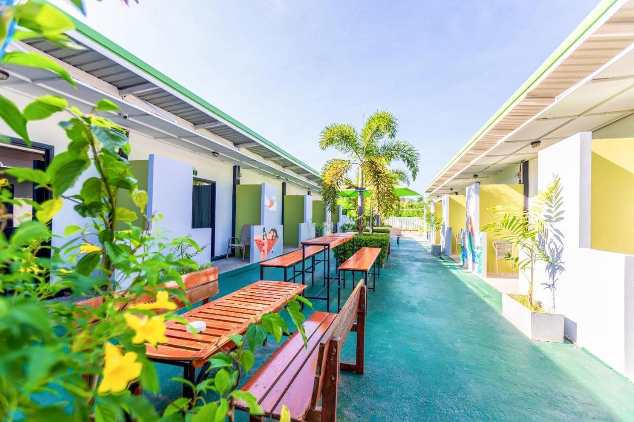 Oyo 450 Rawai Studios Resort Exterior foto